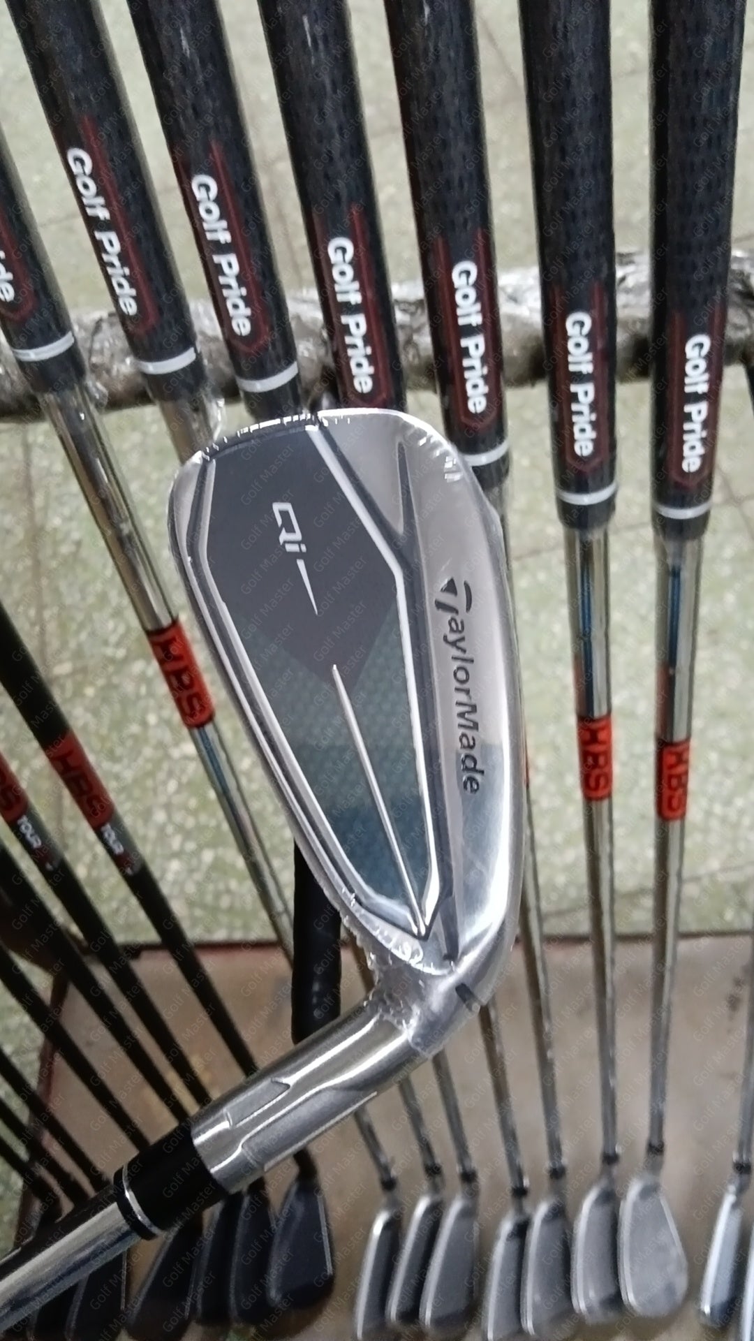 QI10 Irons