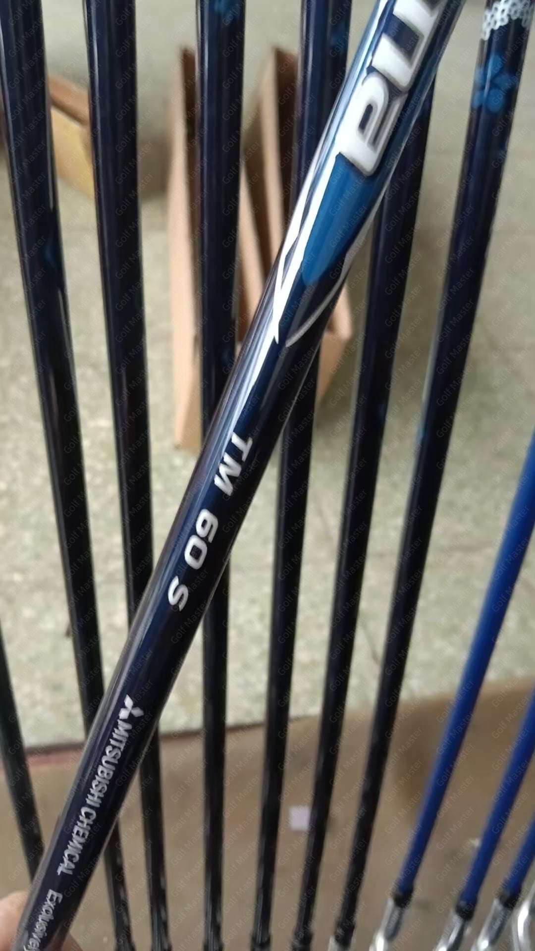 QI10 Irons